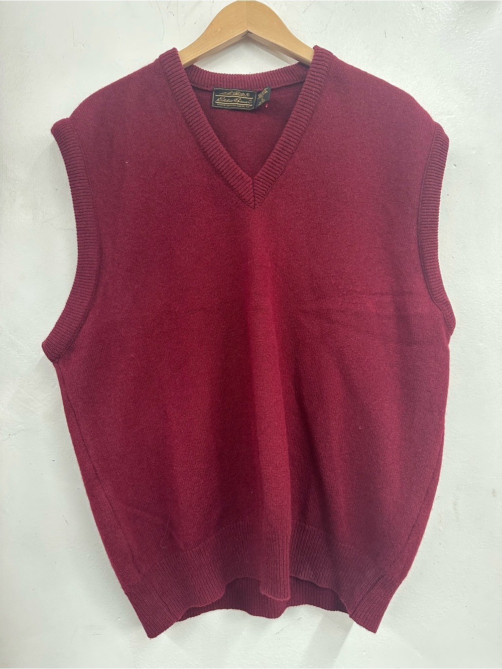 Vintage Eddie Bauer lambswool burgundy red wool sweater v neck vest size Large